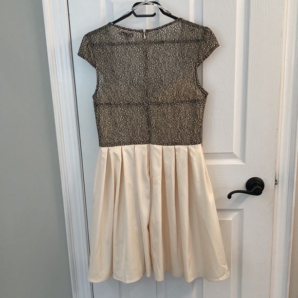 Chi chi London UK size 14 dress white and back - Picture 2 of 4